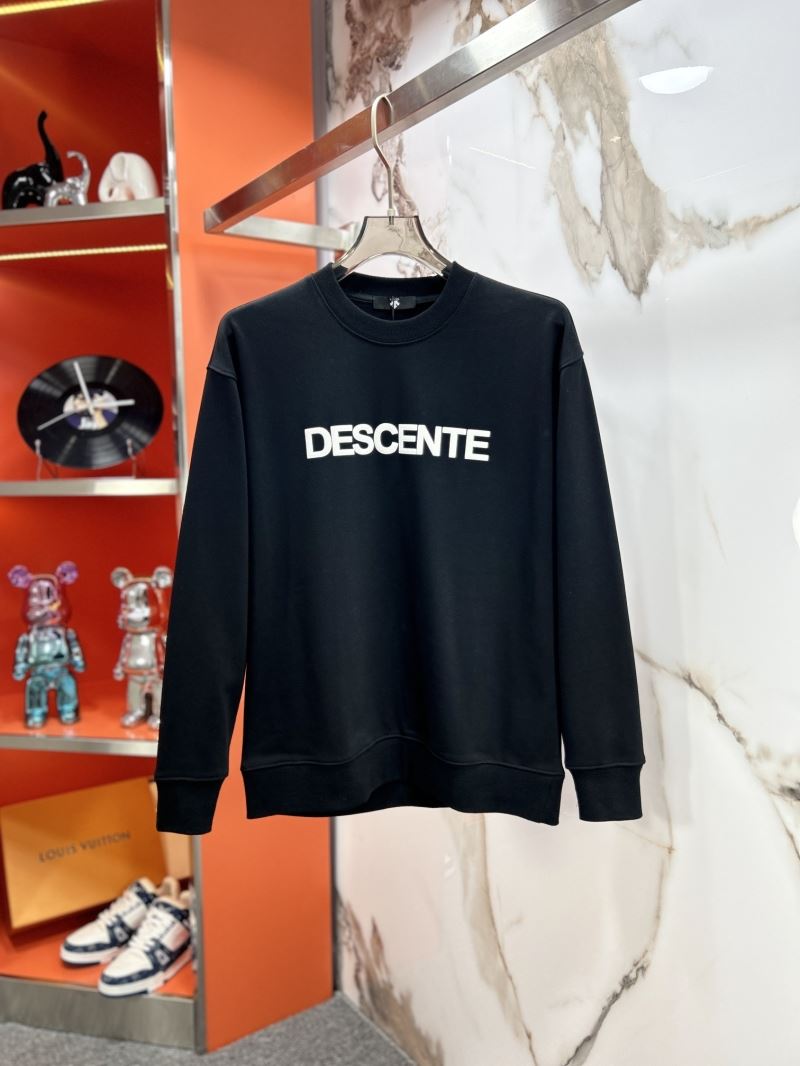 Descente Hoodies